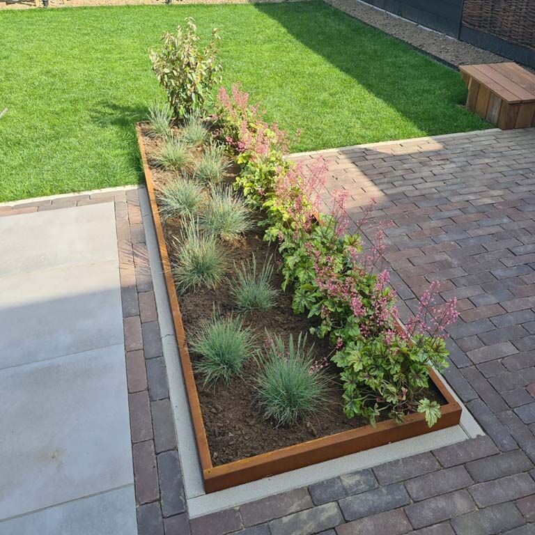 Bordura con bordi ripiegati in acciaio Corten 12 cm (lunghezza 150 cm)