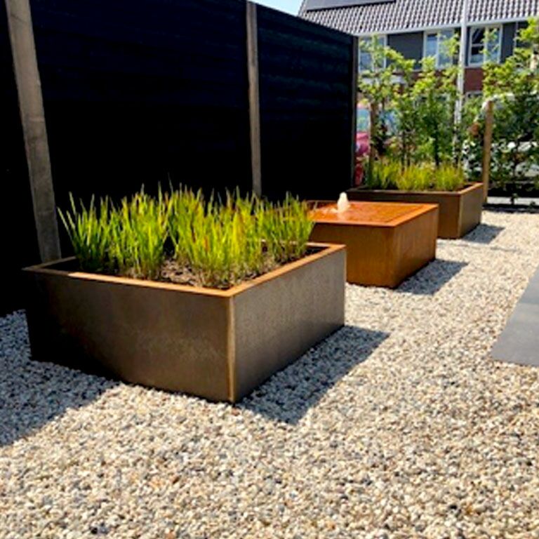 Fioriera in acciaio Corten saldata Montana 100 x 100 x 40 cm